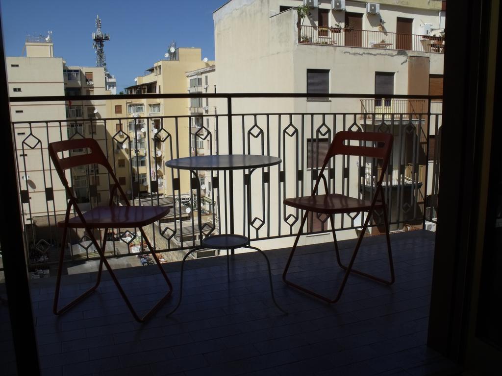 Hôtel A Tre Passi Dal Centro à Palerme Extérieur photo